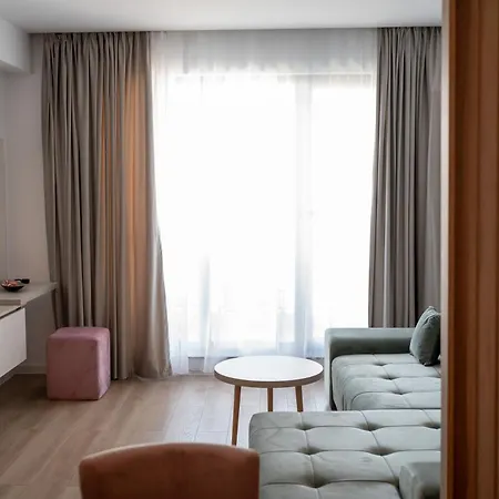 Apartel Elia 12 *
