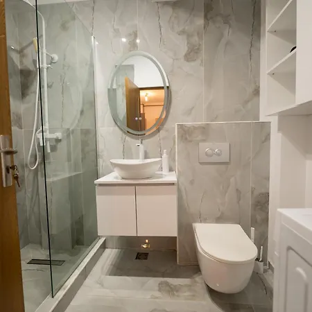 Apartel Elia 12 *