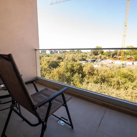 Apartel Elia 12 *